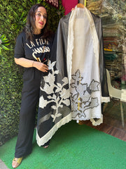 UNSTITCHED PURE MULMUL APPLIQUE SUITS.