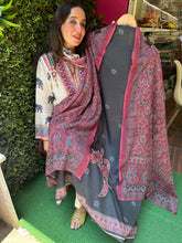 UNSTITCHED PURE COTTON LINEN AJRAK PRINTING SUITS.