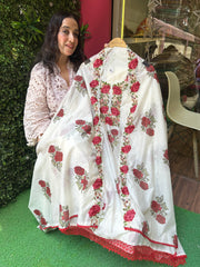 UNSTITCHED PURE MULMUL ROSES SUIT.