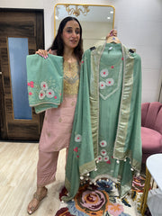UNSTITCHED CRUSHED MULMUL DESIGNER SUITS.