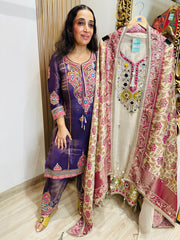 UNSTITCHED PURE TISSUE ORGANZA HANDWORK SUITS.