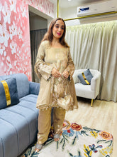 STITCHED PURE GIRAFFE TISSUE CHOGA SETS WITH BEAUTIFUL POTLIS
