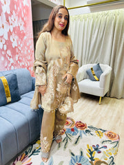 STITCHED PURE GIRAFFE TISSUE CHOGA SETS WITH BEAUTIFUL POTLIS