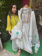 UNSTITCHED PURE MULMUL DESIGNER SUITS.