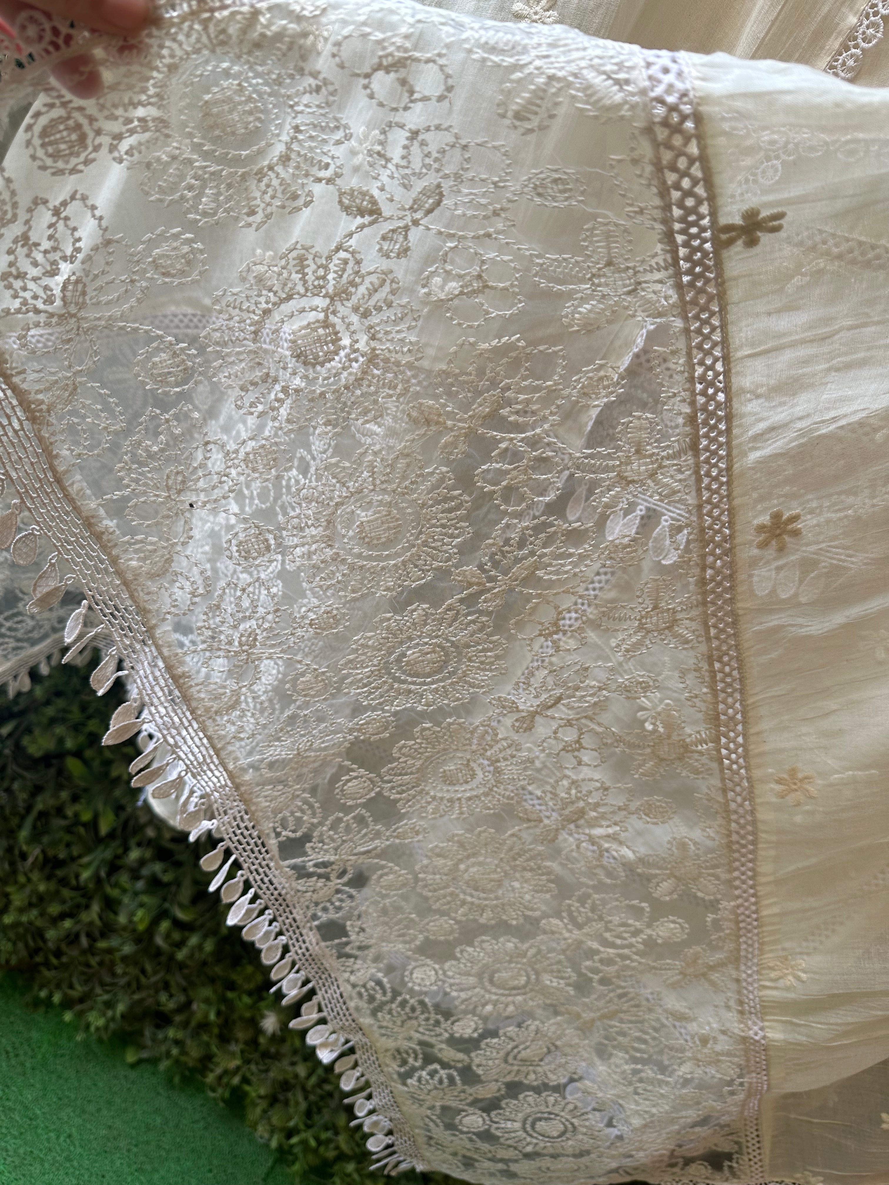 UNSTITCHED PURE SOFT COTTON LACES WITH MINI FLOWERS SUITS.