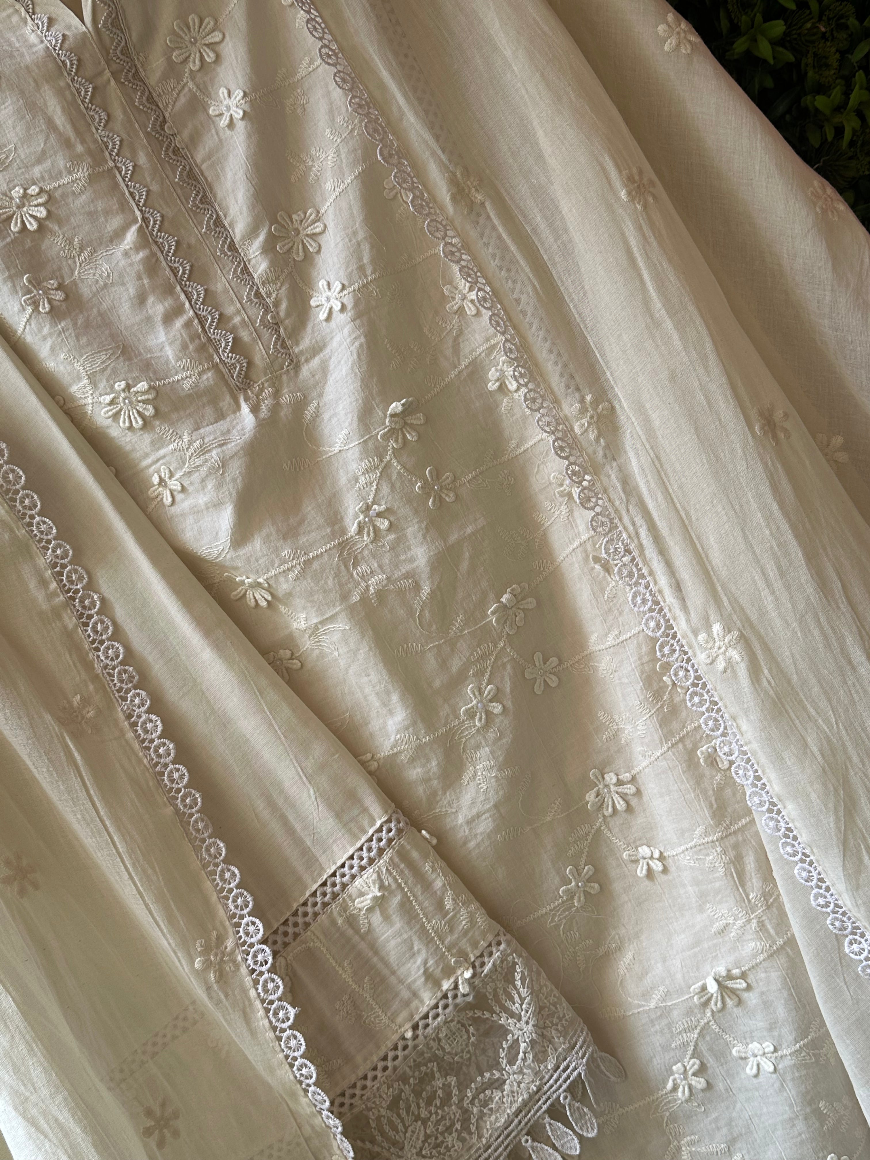 UNSTITCHED PURE SOFT COTTON LACES WITH MINI FLOWERS SUITS.
