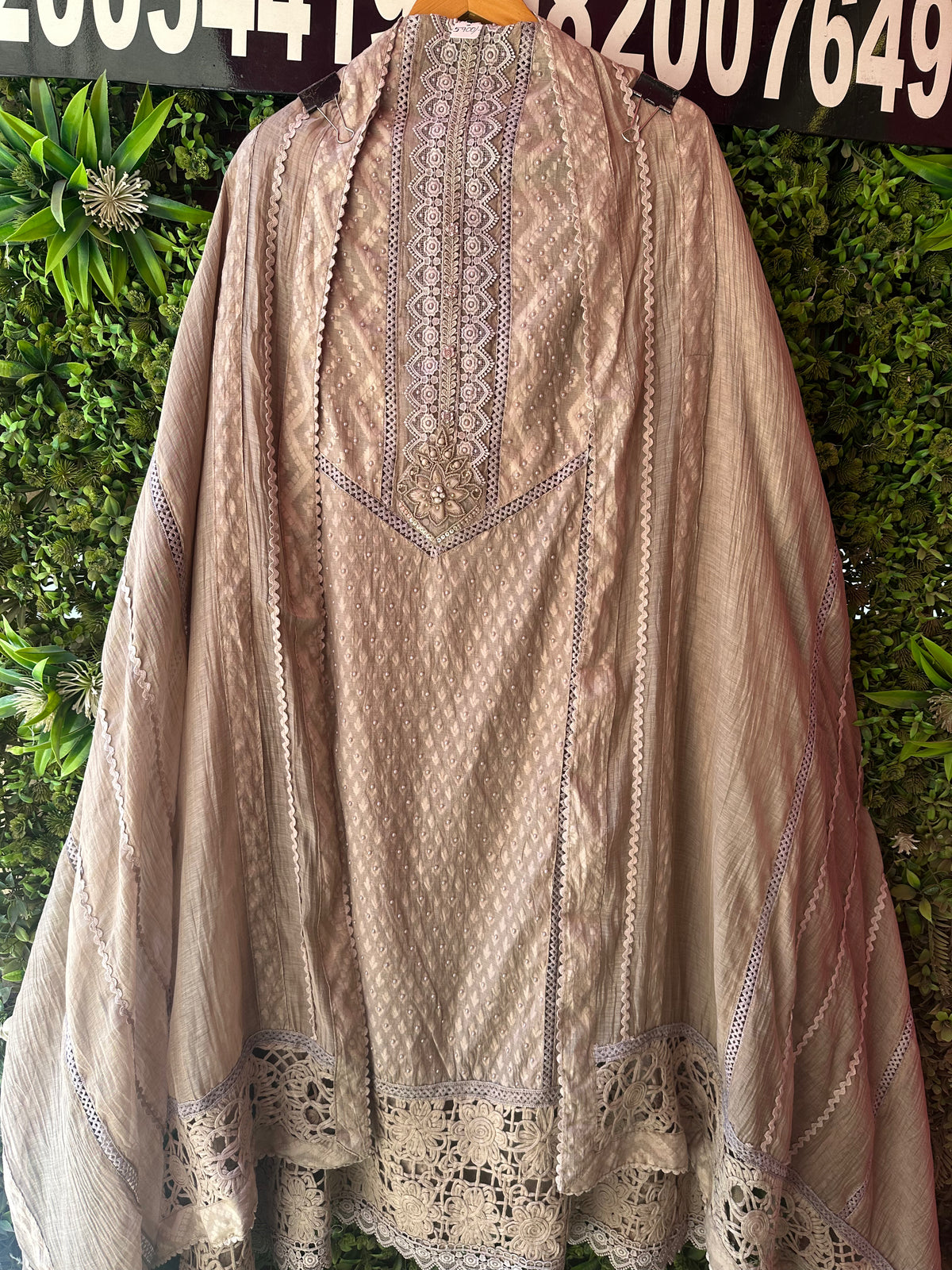 UNSTITCHED PREMIM MULMUL DESIGNER SUITS.