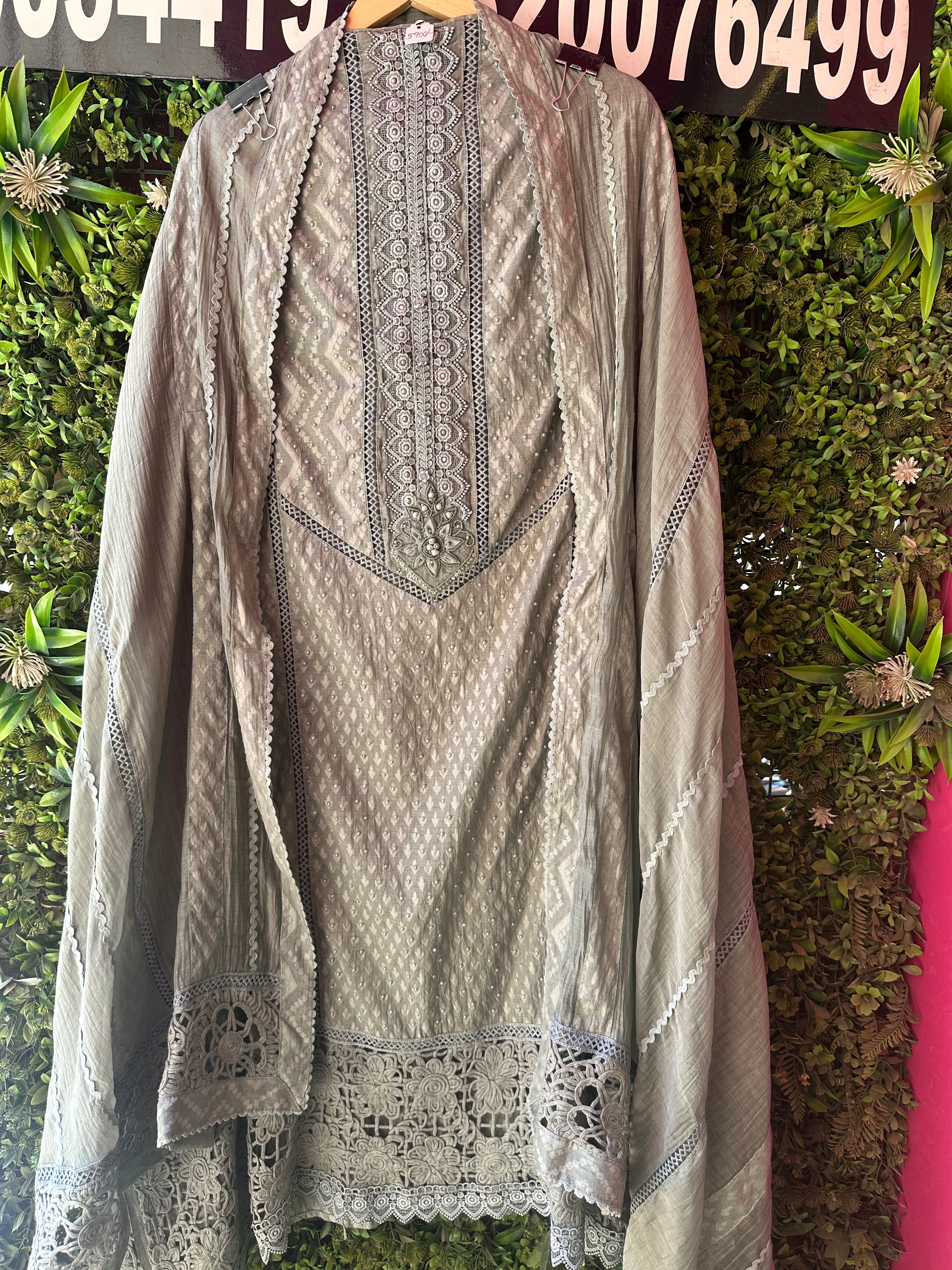 UNSTITCHED PREMIM MULMUL DESIGNER SUITS.