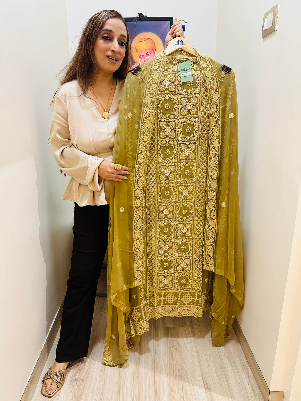 UNSTITCHED PURE GEORGETTE LUCKNOWI THREAD WORK NALKI PEARLS WORK SUITS