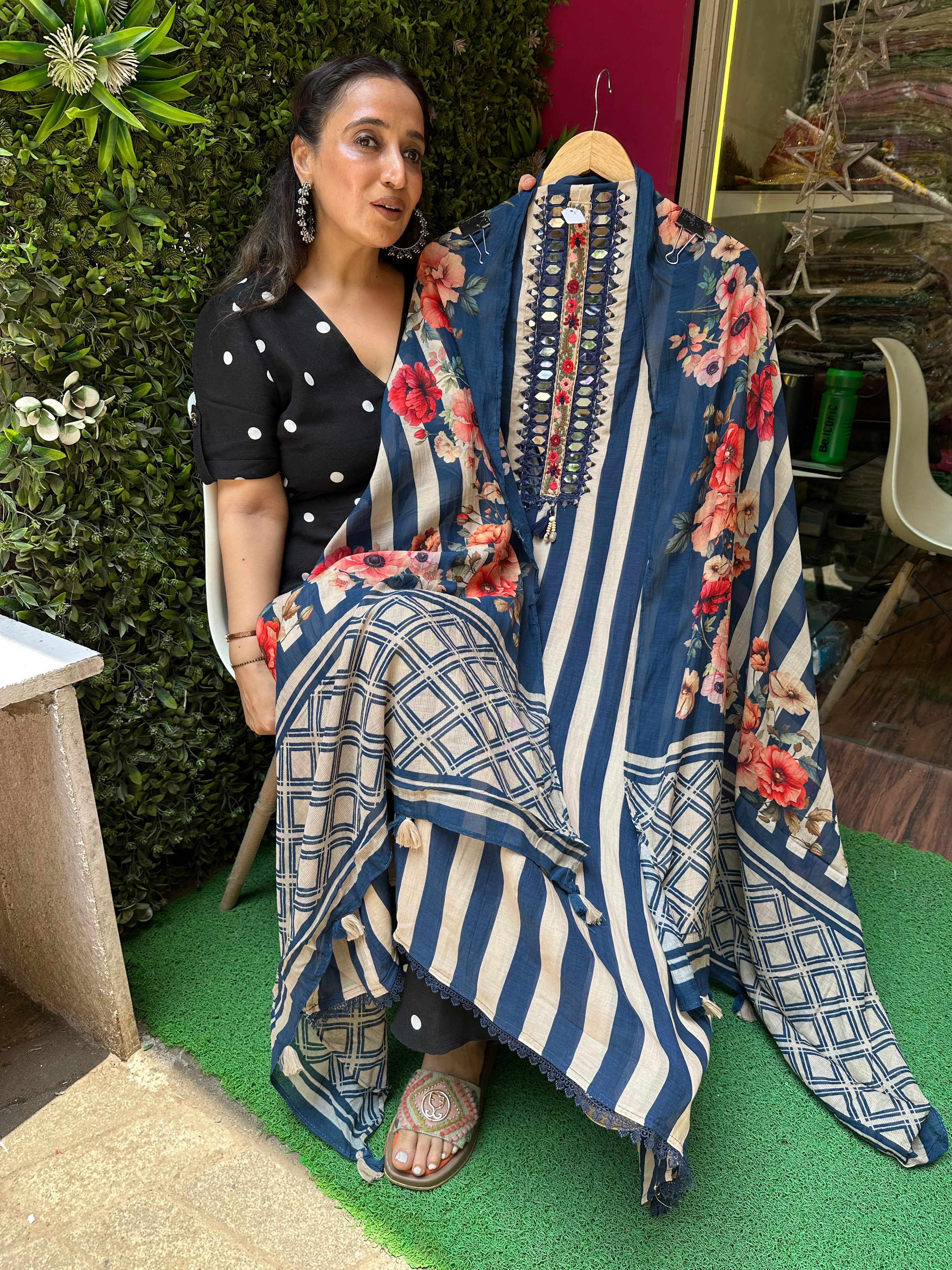 UNSTITCHED PURE MULMUL AFGHANI PRINTING SUITS.