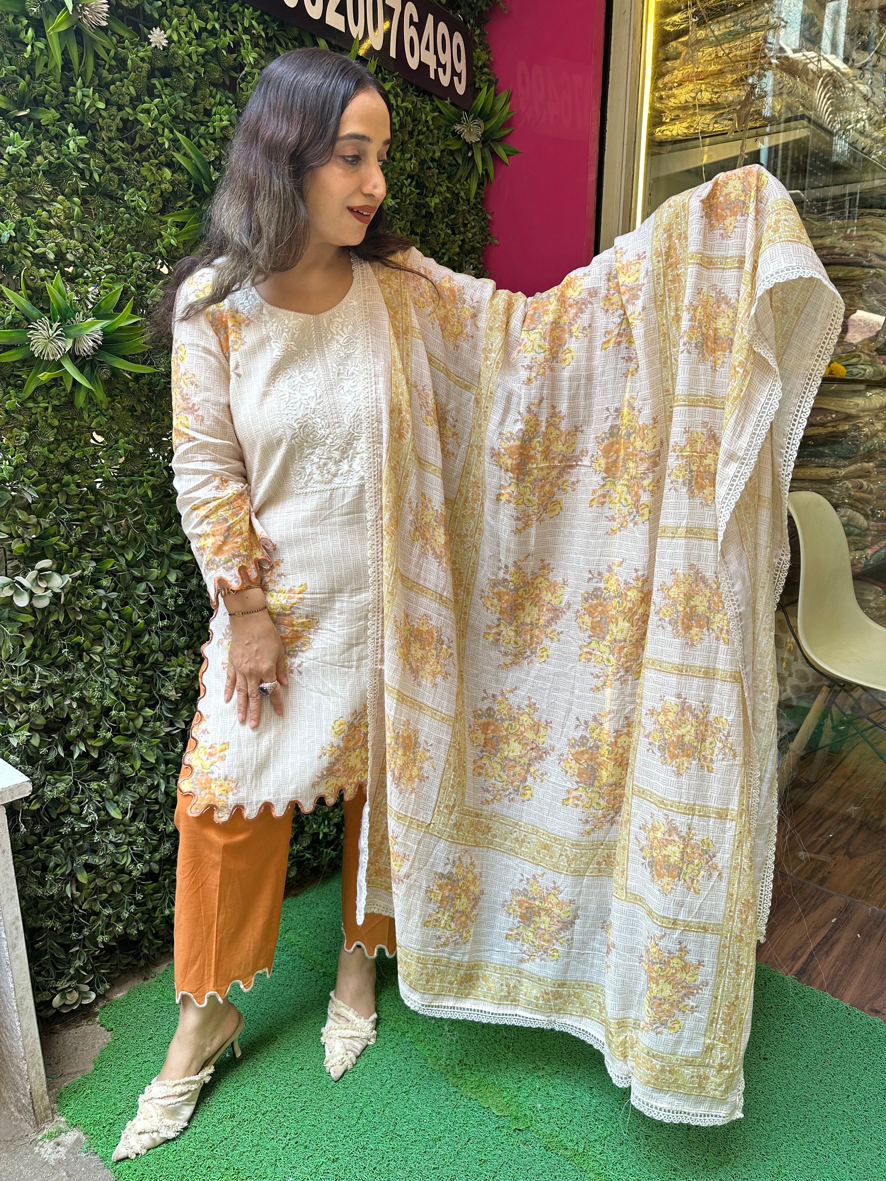 UNSTITCHED PURE MULMUL BAUG PRINTING SUITS.