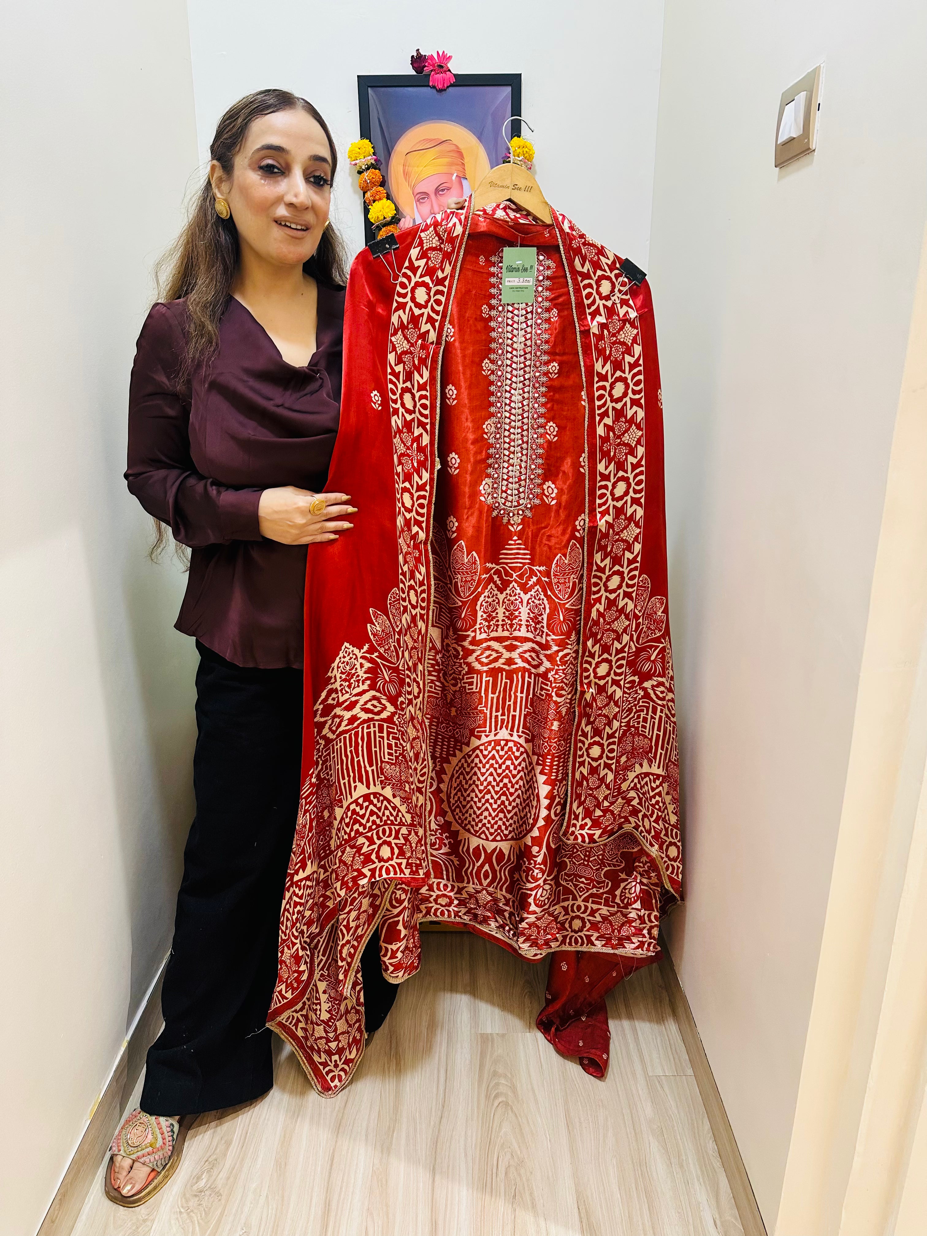 UNSTITCHED GAJJI SILK DIGITAL PRINTING SUITS.