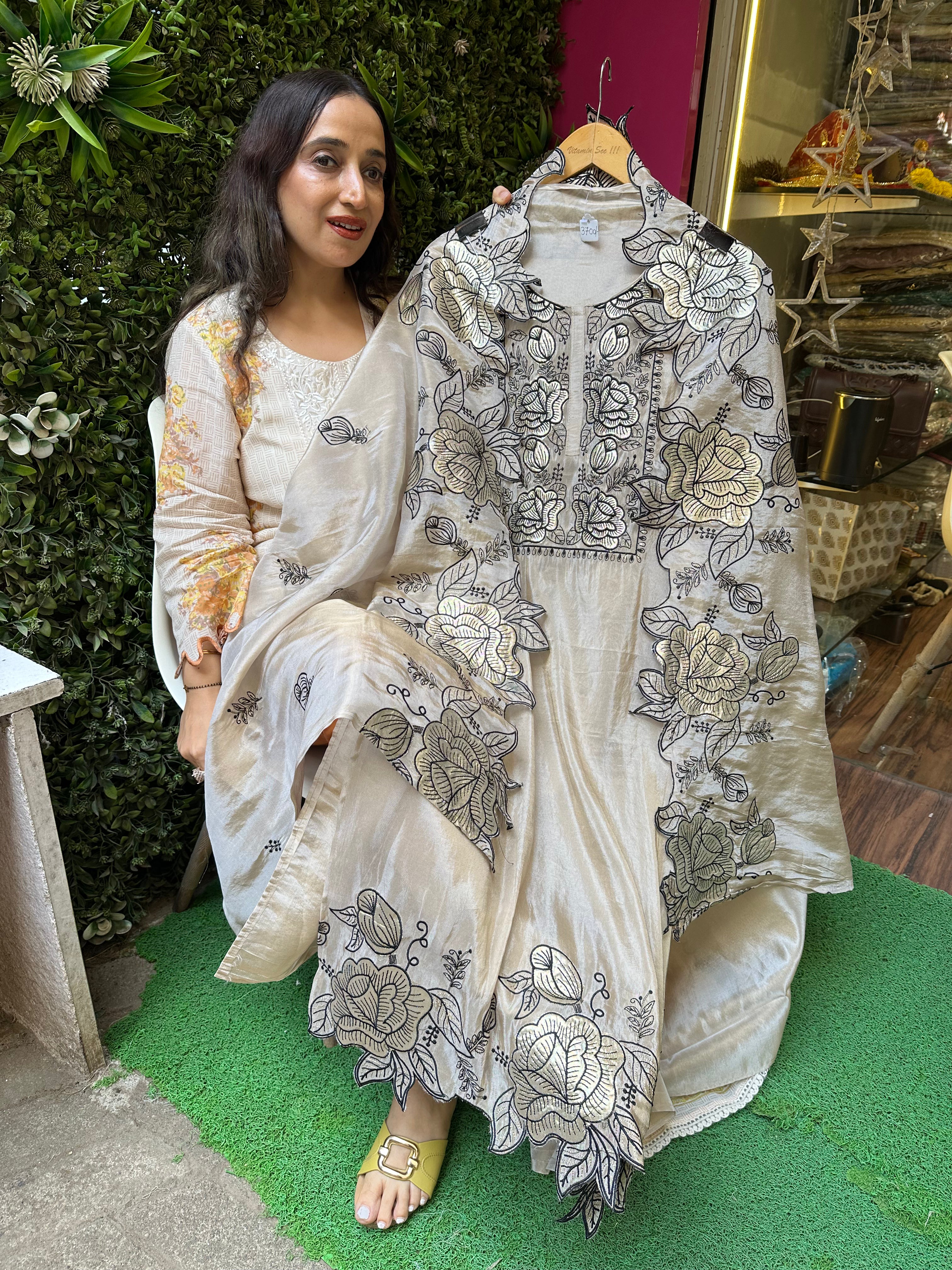 UNSTITCHED PURE TISSUE ORGANZA CUSHIONING WORK SUITS.