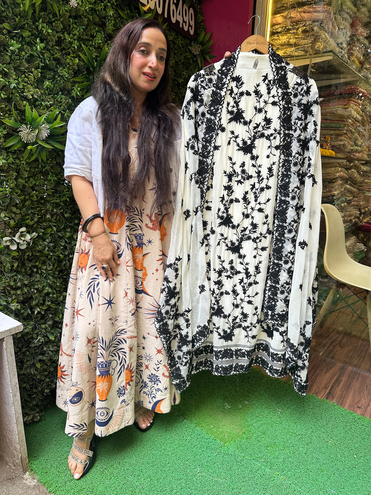 UNSTITCHED PURE GEORGETTE KASHMIRI THREAD WORK INSPIRED SUITS.