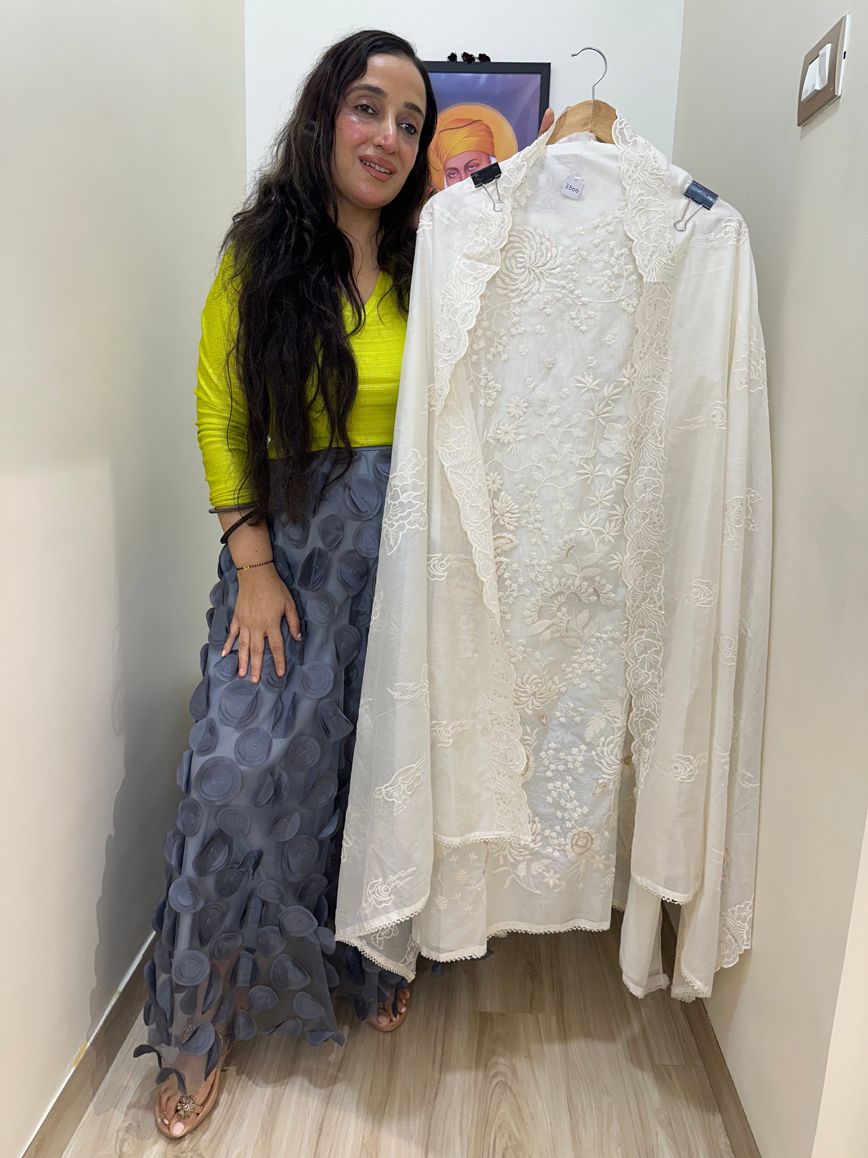 UNSTITCHED PURE MULMUL CHANDERI RESHAM WORK SUITS