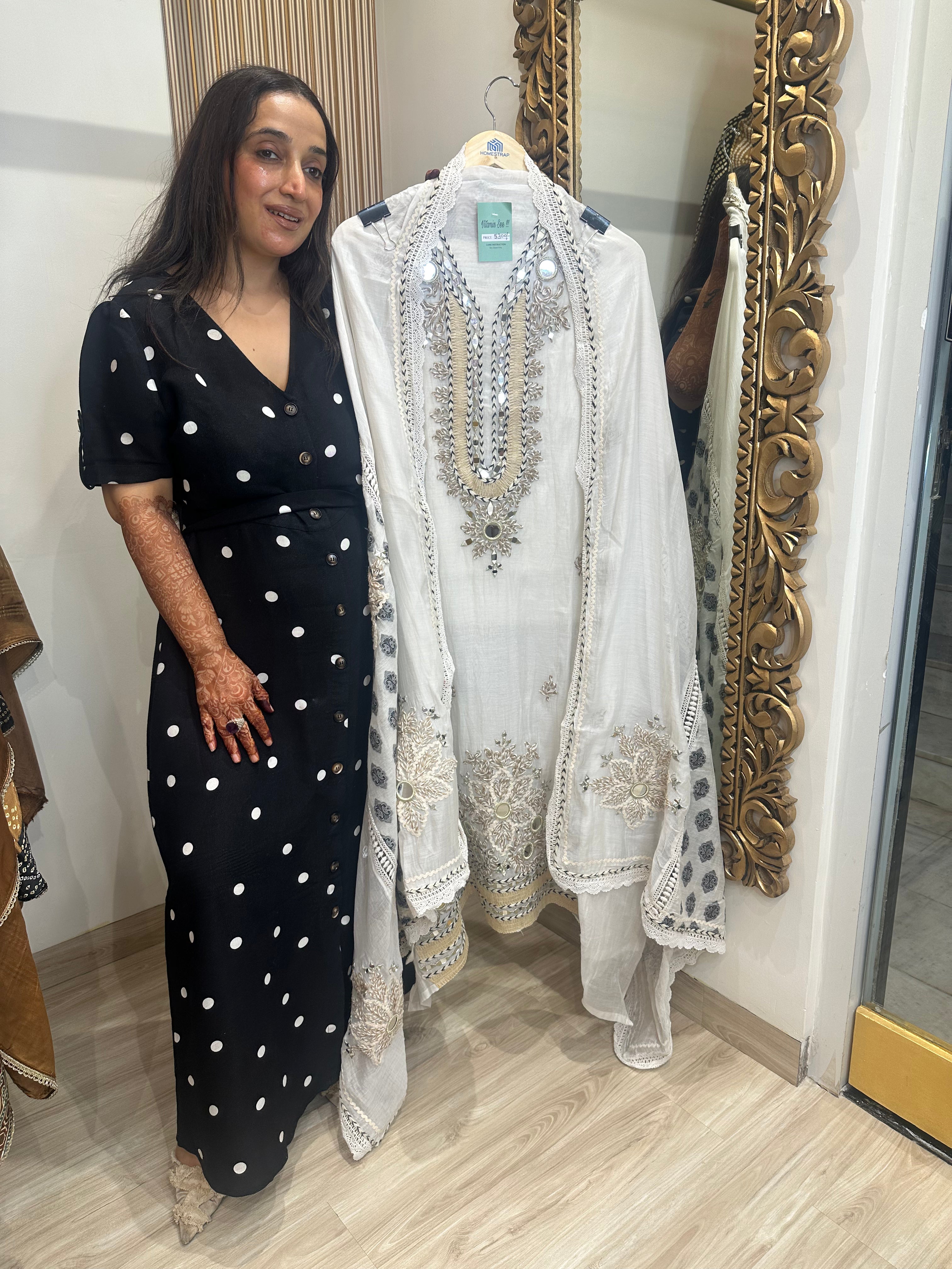UNSTITCHED DESIGNER MULMUL HANDWORK SUITS.