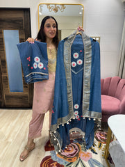 UNSTITCHED CRUSHED MULMUL DESIGNER SUITS.