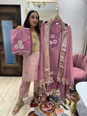 UNSTITCHED CRUSHED MULMUL DESIGNER SUITS.