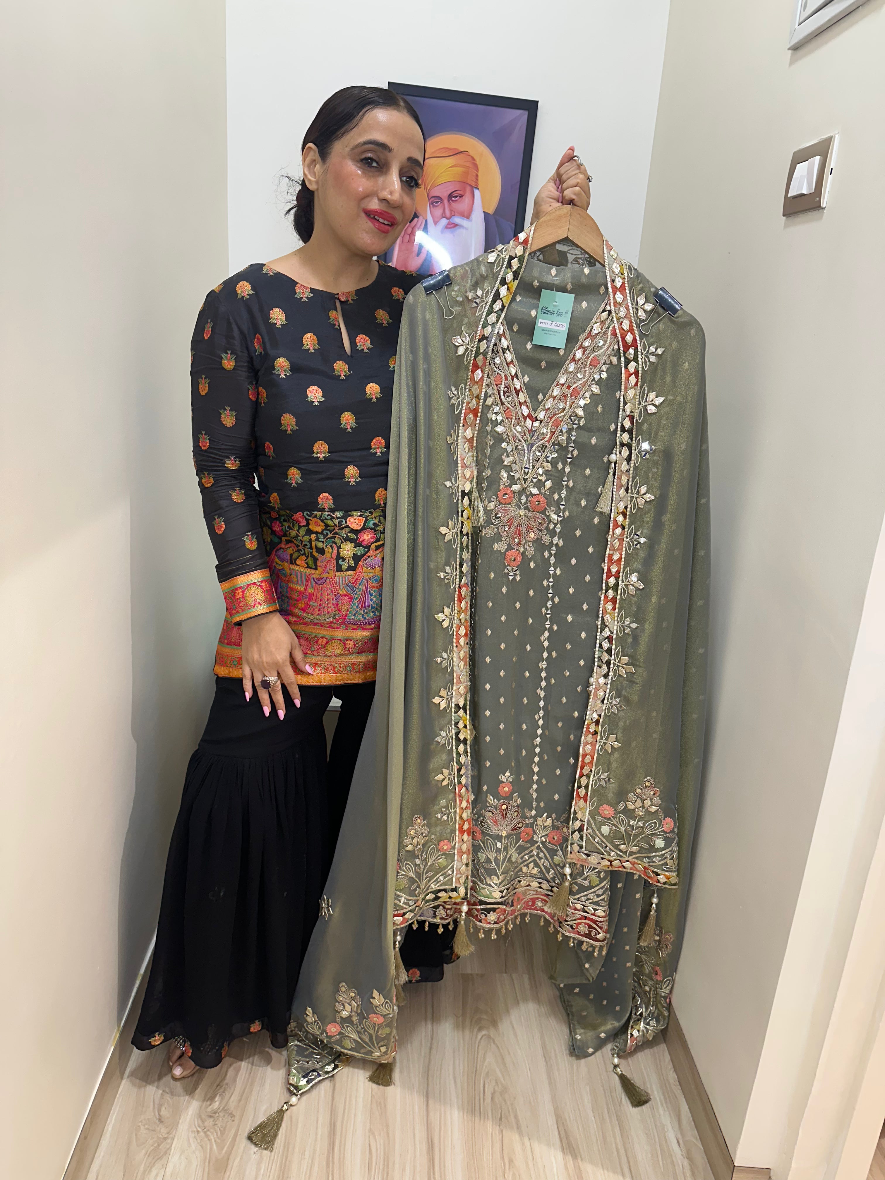 UNSTITCHED PURE TISSUE BANARSI HANDWORK SUITS.