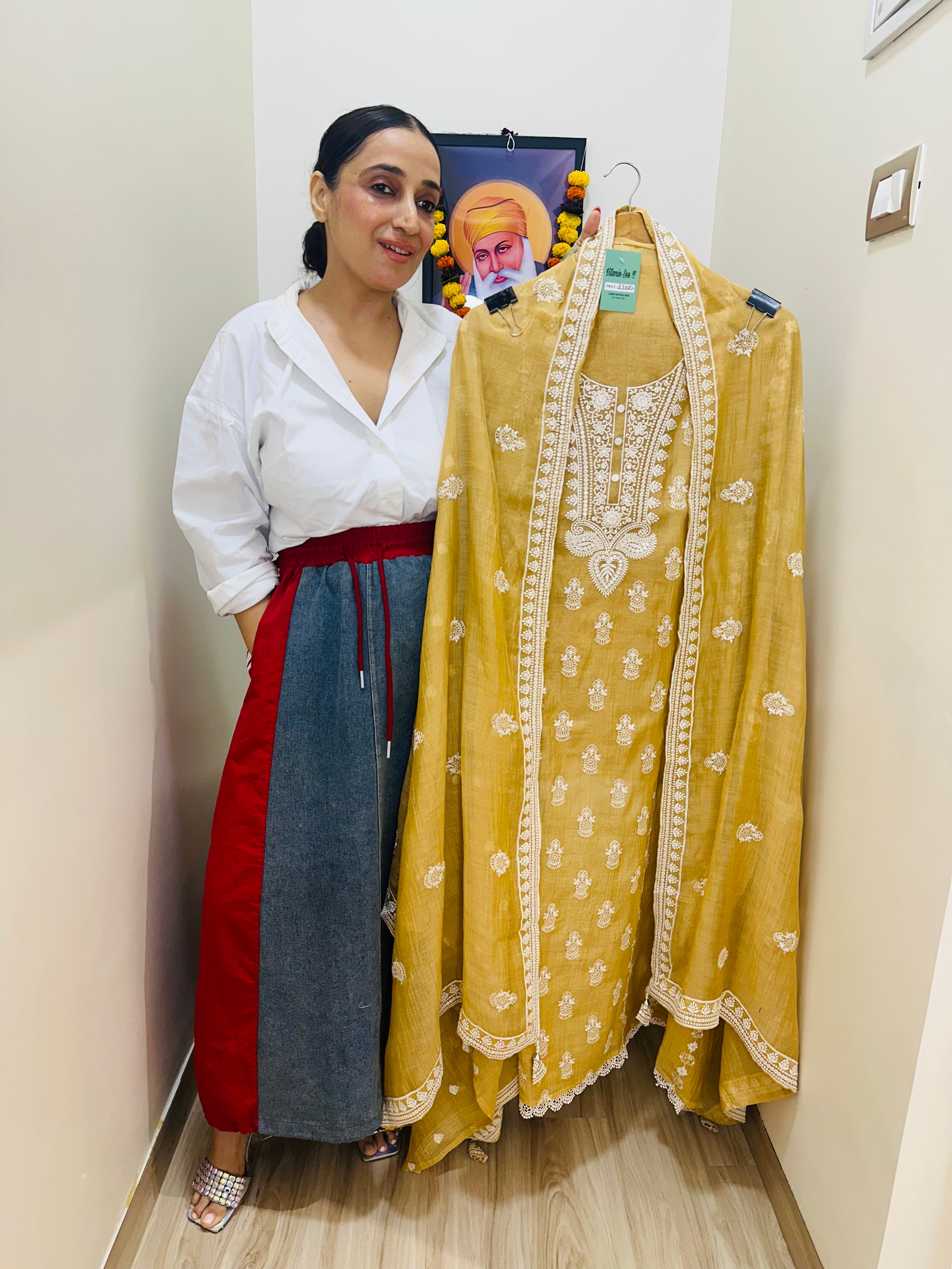 UNSTITCHED PURE MULMUL CHANDERI SUITS.
