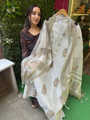 Unstitched PURE COTTON LINEN BAUG PRINTING PITA WORK SUITS.