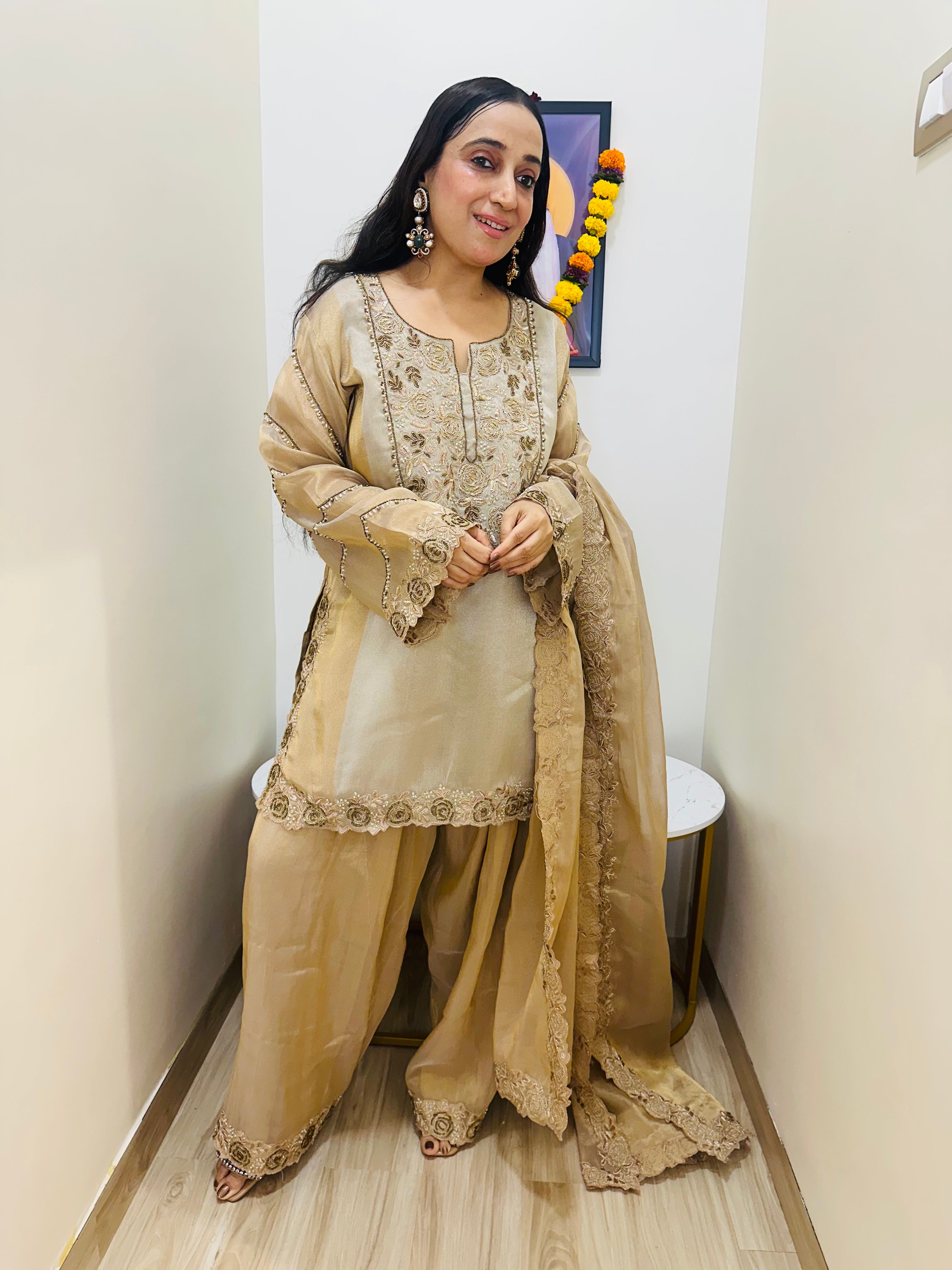 STITCHED PURE TISSUE ORGANZA SUITS WITH FARSHI PANTS.