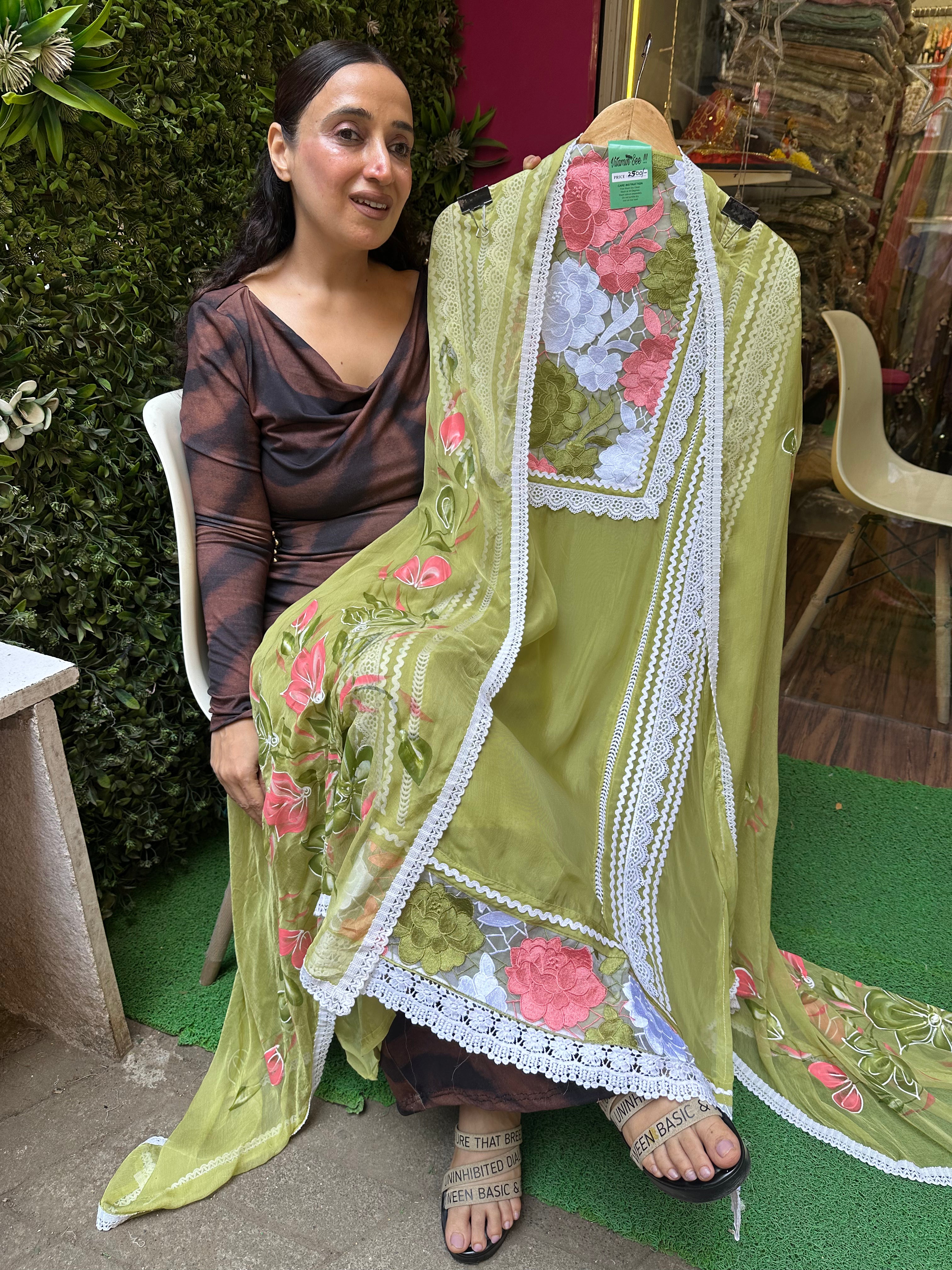 UNSTITCHED PURE SOFT ORGANZA CROATIA LACES SUITS.