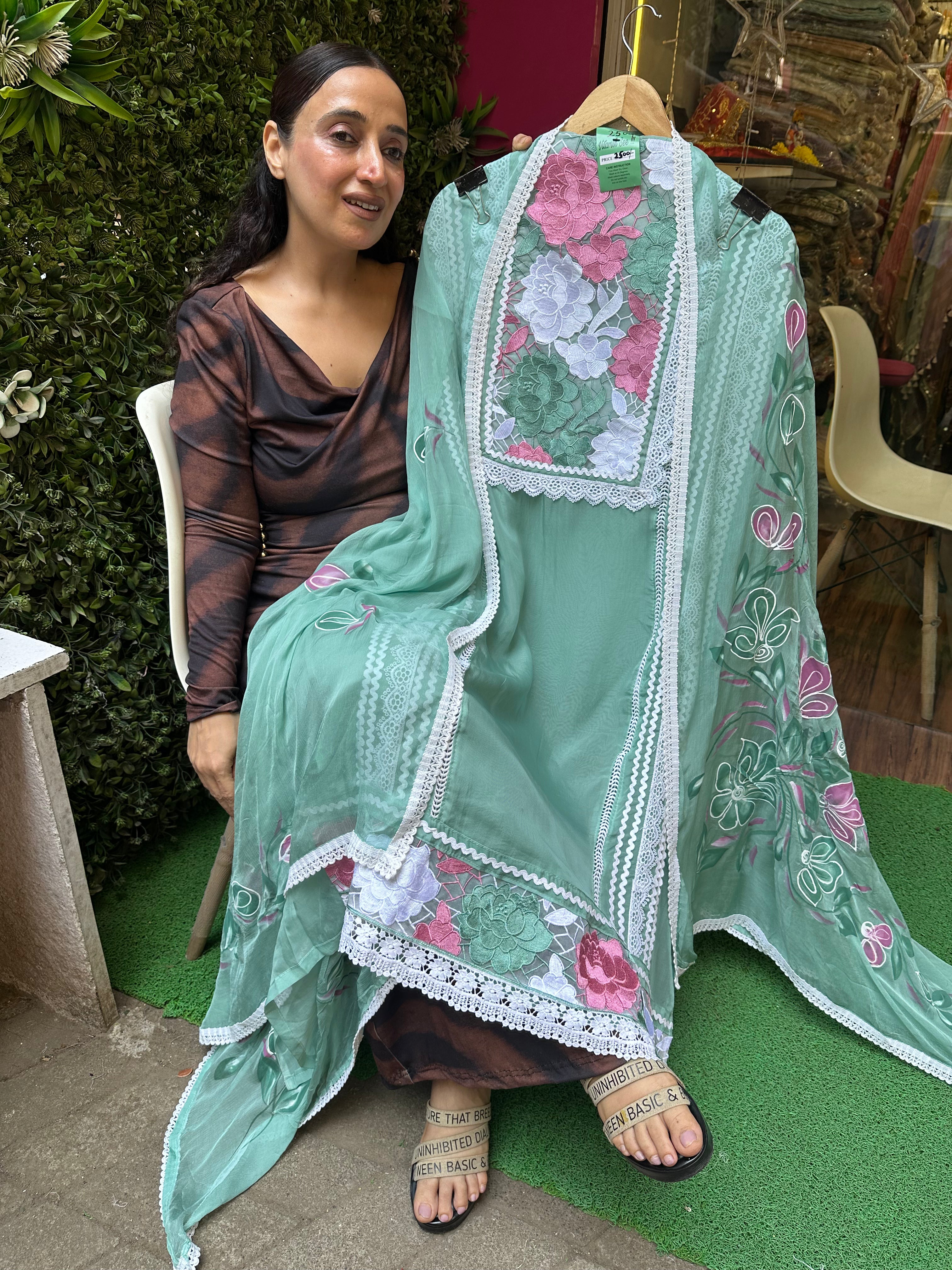 UNSTITCHED PURE SOFT ORGANZA CROATIA LACES SUITS.