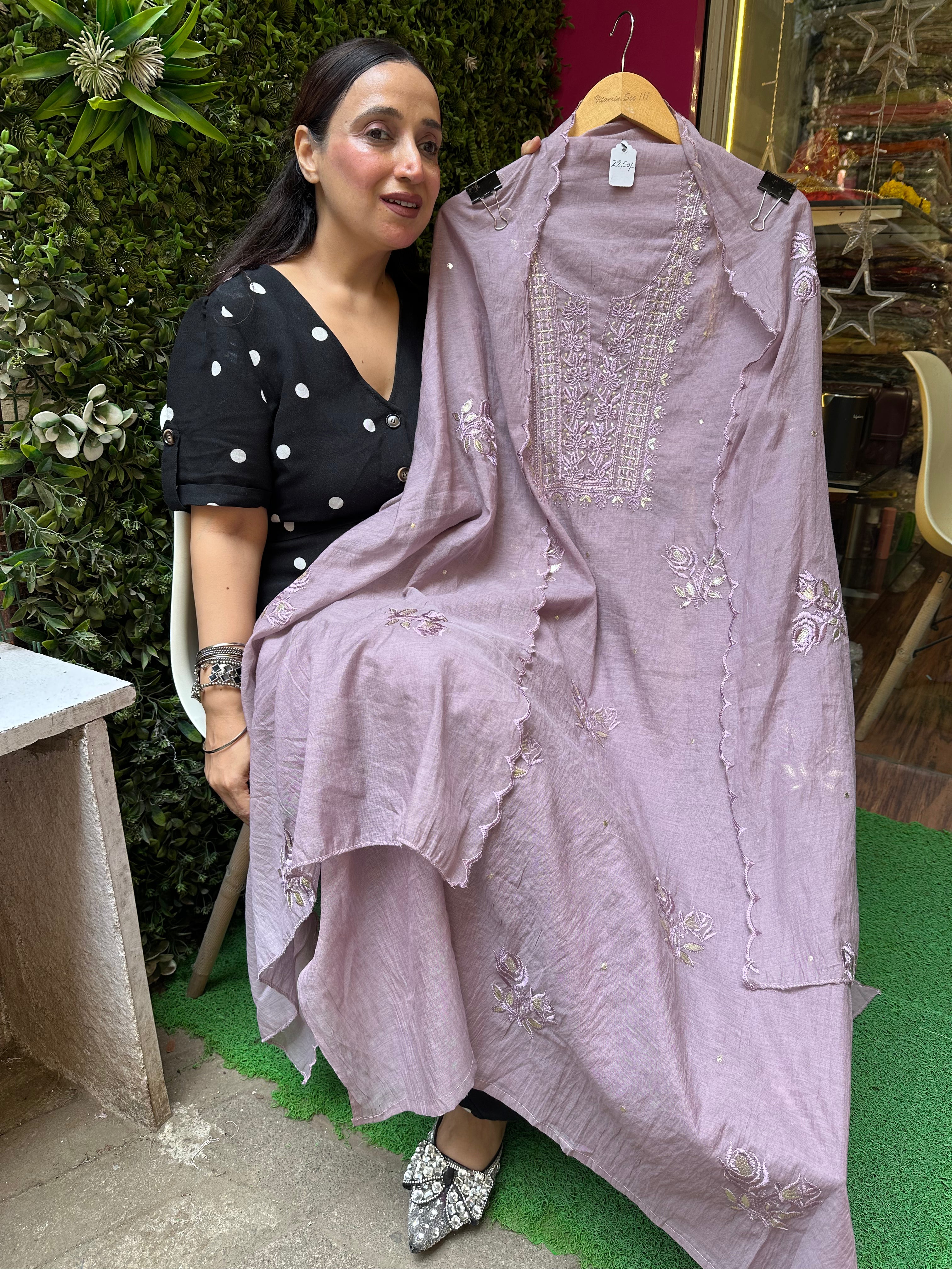 UNSTITCHED PURE MULMUL CHANDERI SUITS.