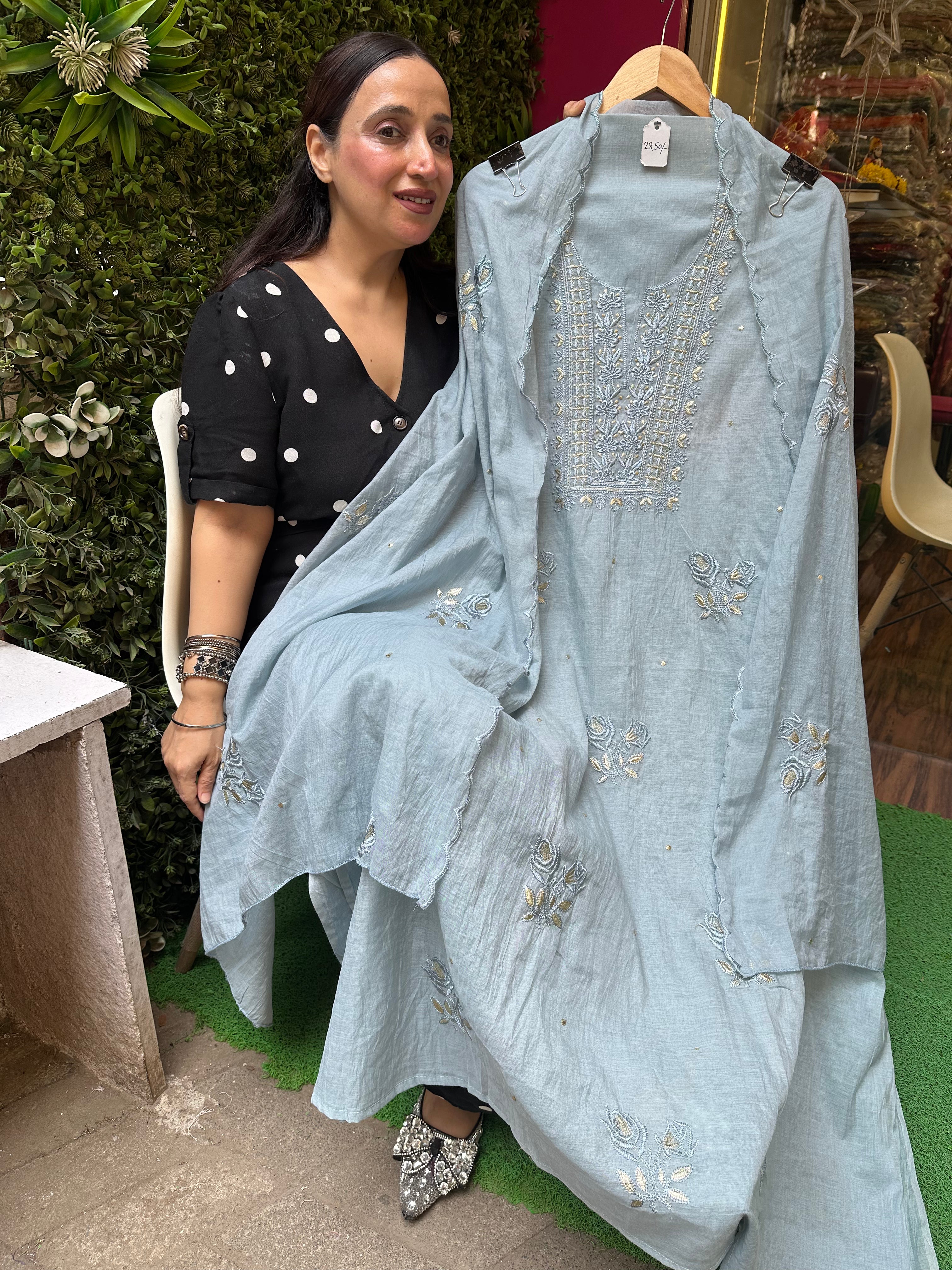 UNSTITCHED PURE MULMUL CHANDERI SUITS.