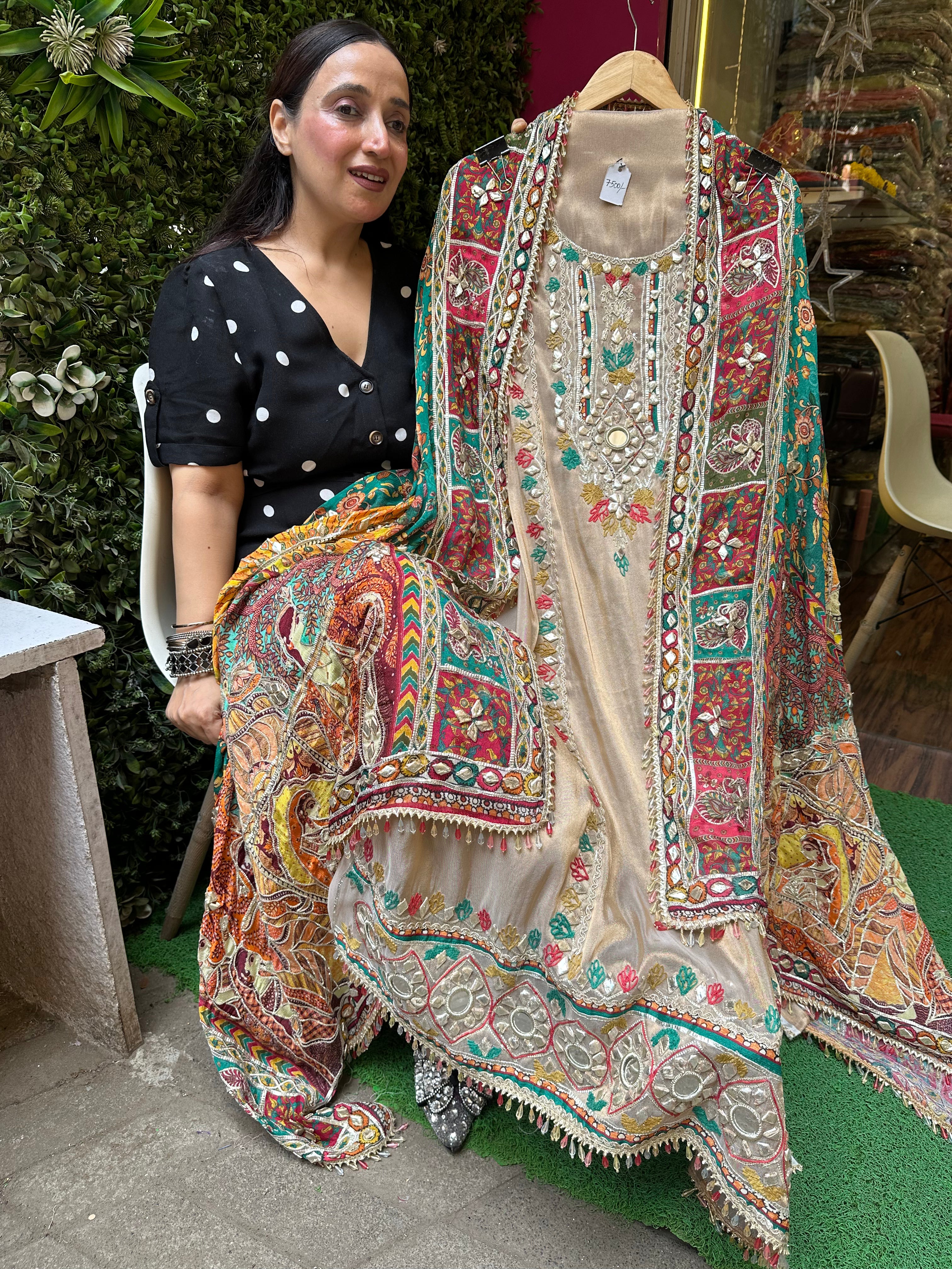 UNSTITCHED PURE TISSUE ORGANZA HANDWORK SUITS.