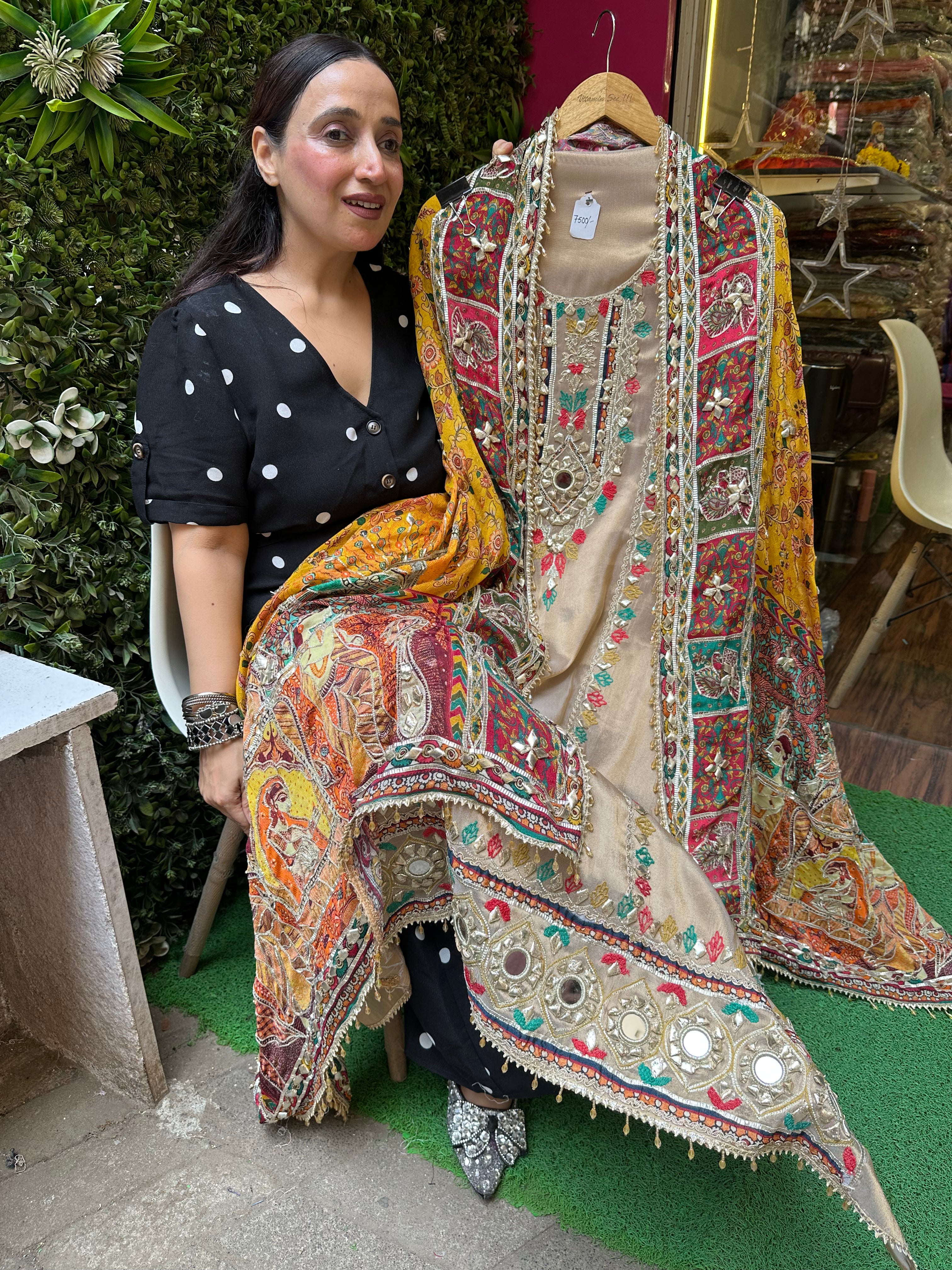 UNSTITCHED PURE TISSUE ORGANZA HANDWORK SUITS.
